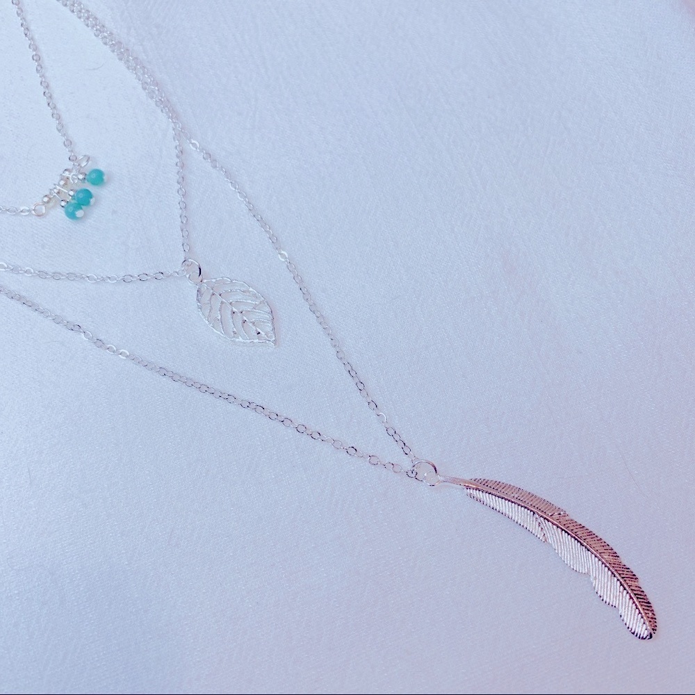 Three Layers Feather Leaves Resin Beads Pendant Necklace - Picture 4 of 10